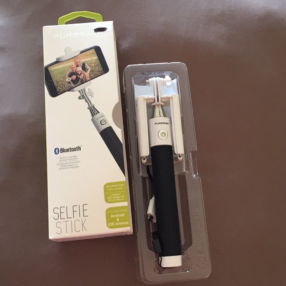 Puregear  Rechargeable Bluetooth Selfie Stick - Picture 3 of 3